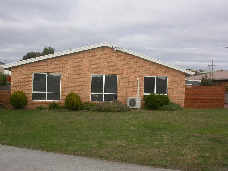1 St Georges Crescent, Shearwater TAS 7307
