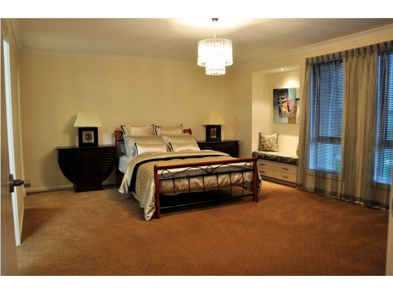 4 Banksia Rise, Shearwater TAS 7307