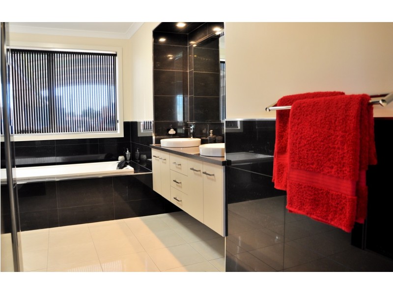 4 Banksia Rise, Shearwater TAS 7307