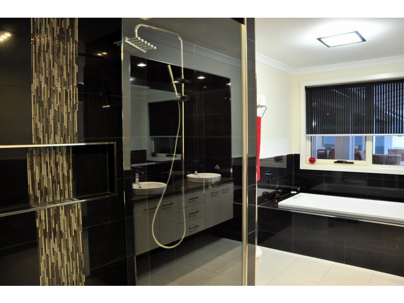 4 Banksia Rise, Shearwater TAS 7307