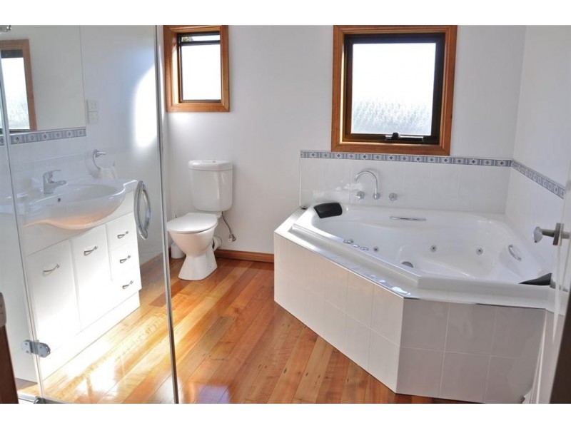 28 Hawley Esplanade, Hawley Beach TAS 7307