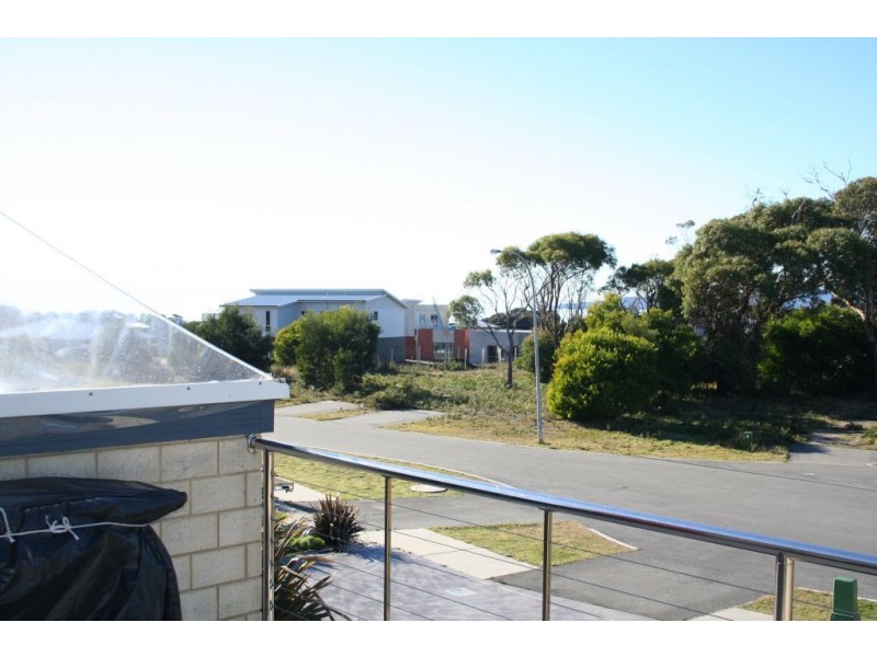 1/26 Chardonnay Drive, Hawley Beach TAS 7307