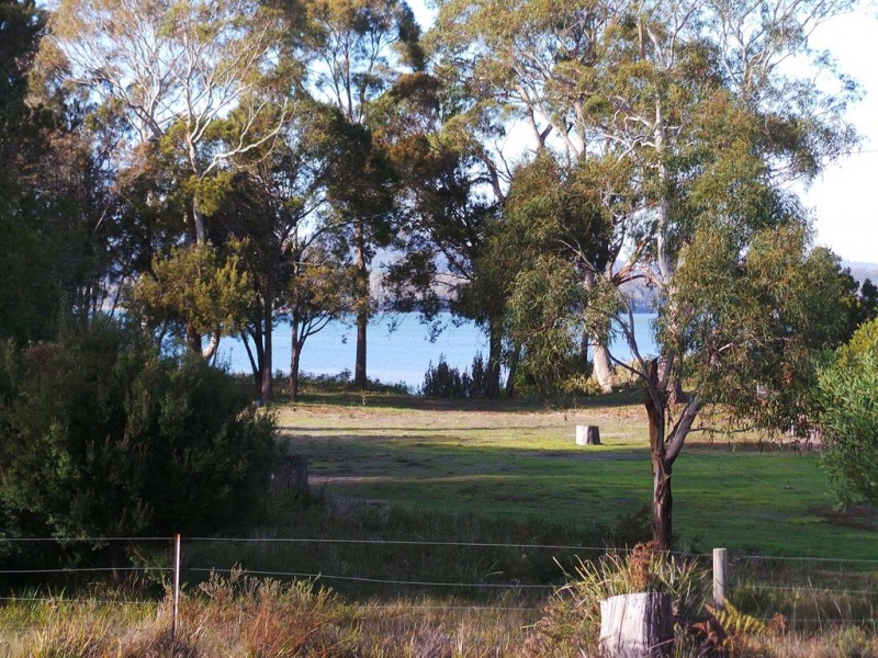 132 Charles Street, Squeaking Point TAS 7307