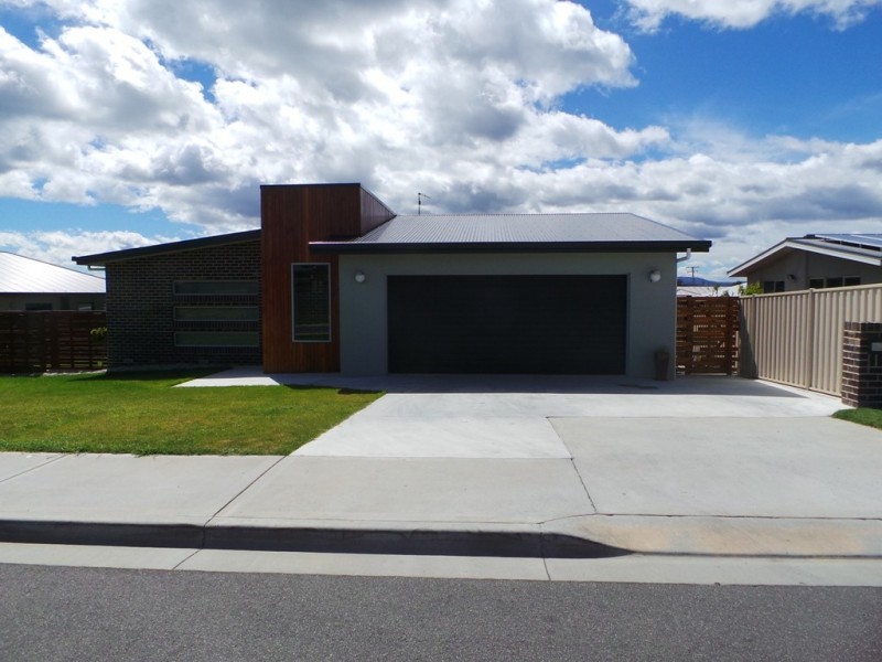 2 Franklin Drive, Shearwater TAS 7307