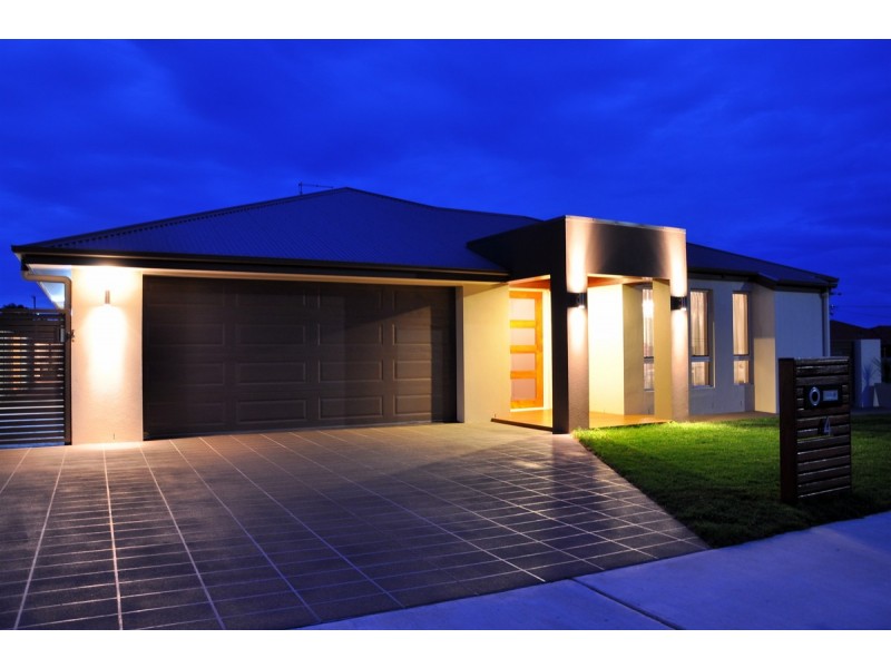 4 Banksia Rise, Shearwater TAS 7307
