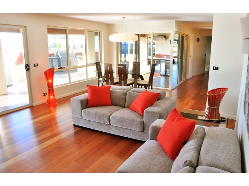4 Banksia Rise, Shearwater TAS 7307