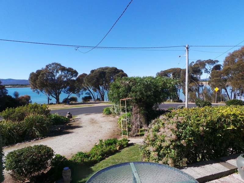 8 Hawley Esplanade, Hawley Beach TAS 7307