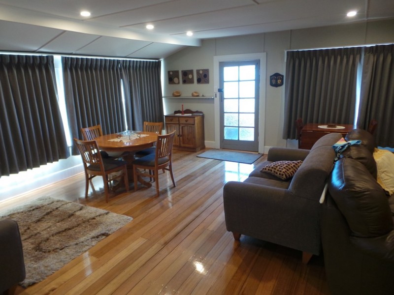 8 Hawley Esplanade, Hawley Beach TAS 7307