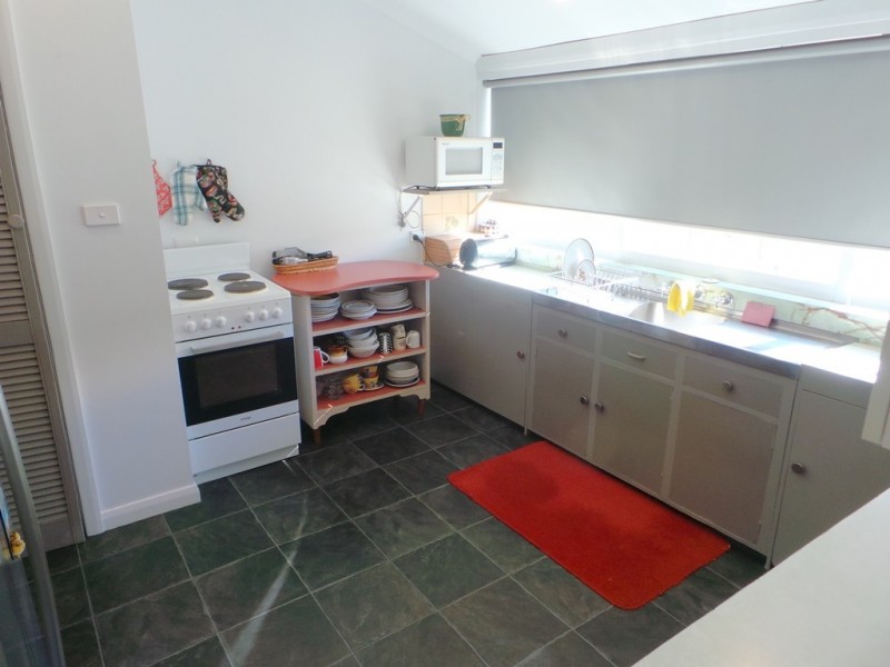 8 Hawley Esplanade, Hawley Beach TAS 7307