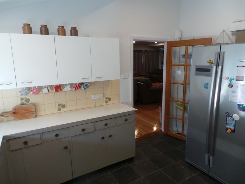 8 Hawley Esplanade, Hawley Beach TAS 7307