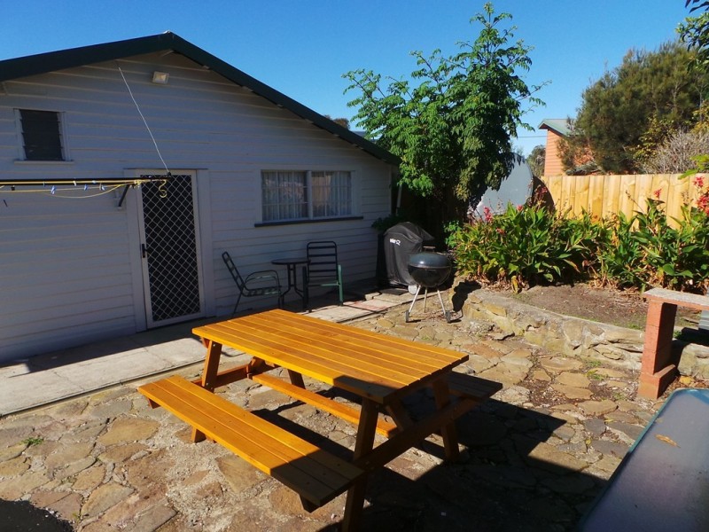 8 Hawley Esplanade, Hawley Beach TAS 7307