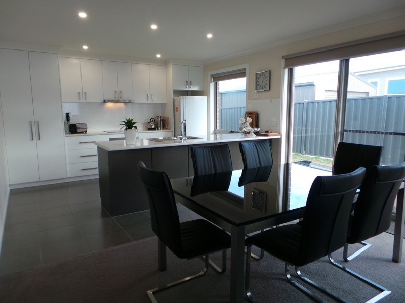 2/8 Merlot Court, Hawley Beach TAS 7307