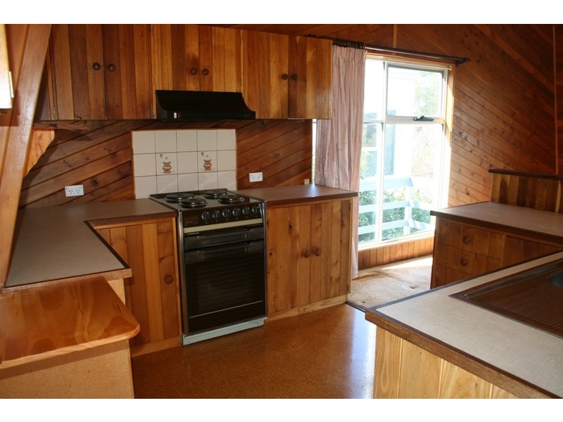 8 Dumbleton Street, Hawley Beach TAS 7307