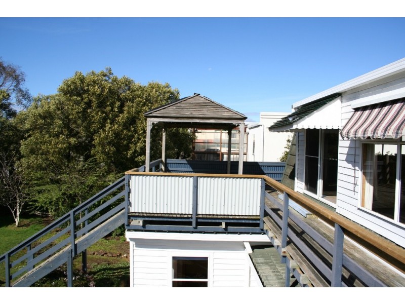 8 Dumbleton Street, Hawley Beach TAS 7307