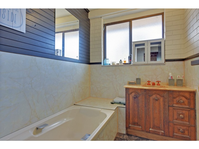 114 Charles Street, Squeaking Point TAS 7307