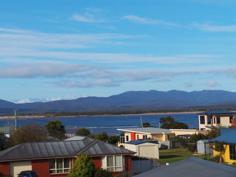 2 Meadowsweet Close, Hawley Beach TAS 7307