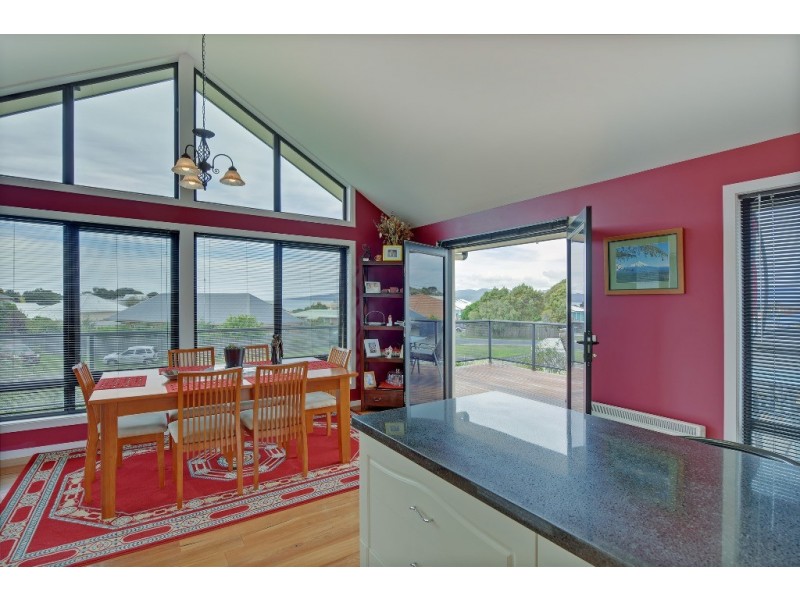 2 Meadowsweet Close, Hawley Beach TAS 7307