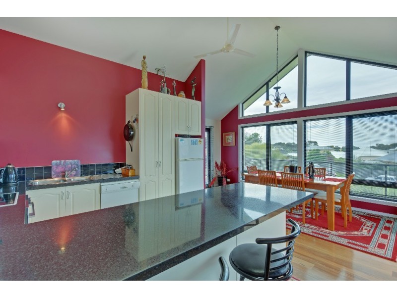 2 Meadowsweet Close, Hawley Beach TAS 7307