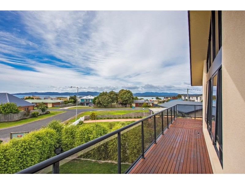 2 Meadowsweet Close, Hawley Beach TAS 7307