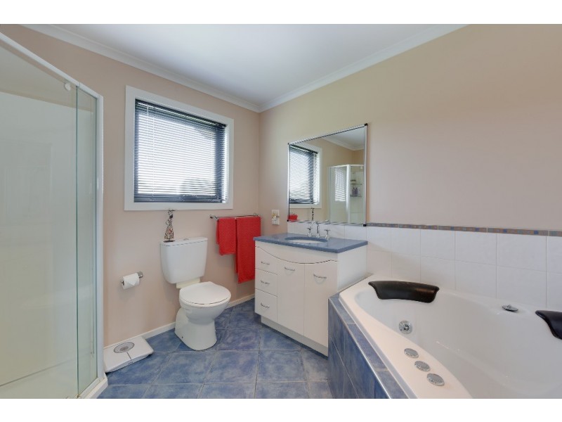 2 Meadowsweet Close, Hawley Beach TAS 7307