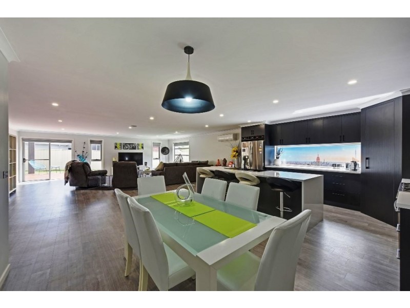 10 Banksia Rise, Shearwater TAS 7307