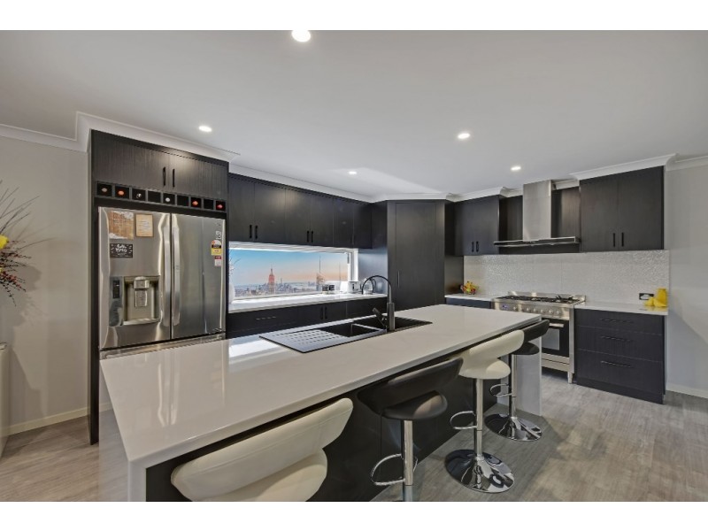 10 Banksia Rise, Shearwater TAS 7307