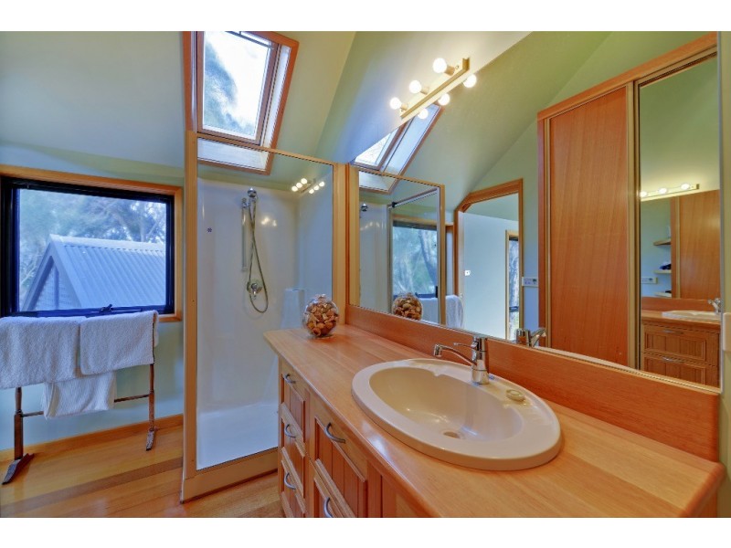 5 Correa Court, Hawley Beach TAS 7307