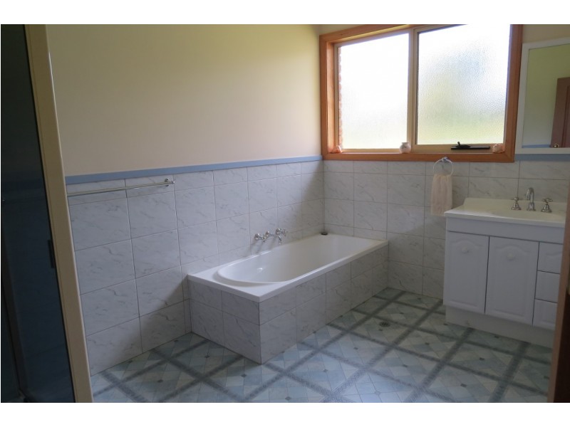 3 Adye Street, Roland TAS 7306