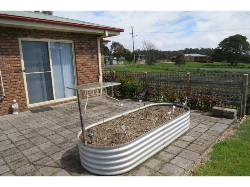 3 Adye Street, Roland TAS 7306