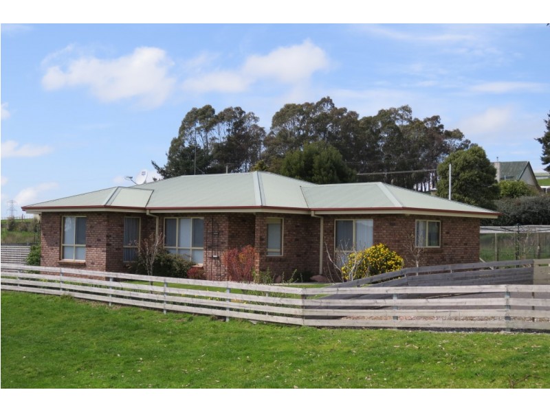 3 Adye Street, Roland TAS 7306