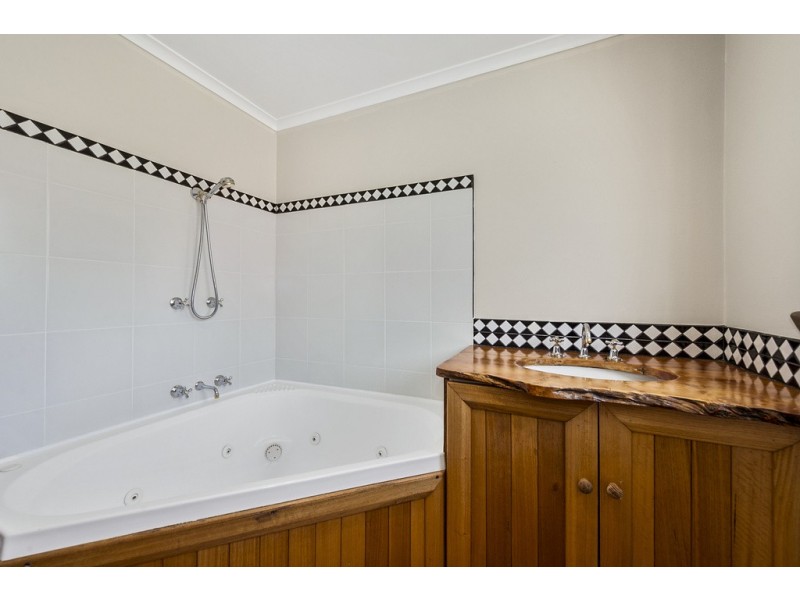 11 Dowbiggin Street, Railton TAS 7305
