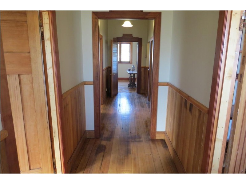 8 Johnson Street, Sheffield TAS 7306