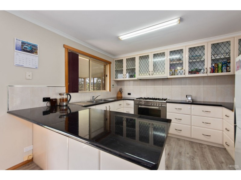 17 Hughes Road, Sheffield TAS 7306
