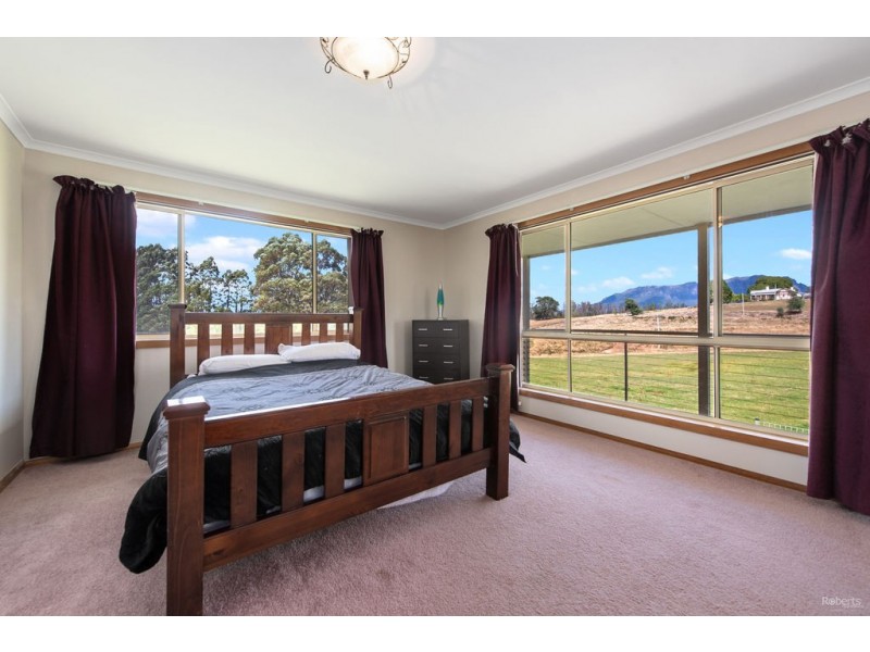 17 Hughes Road, Sheffield TAS 7306