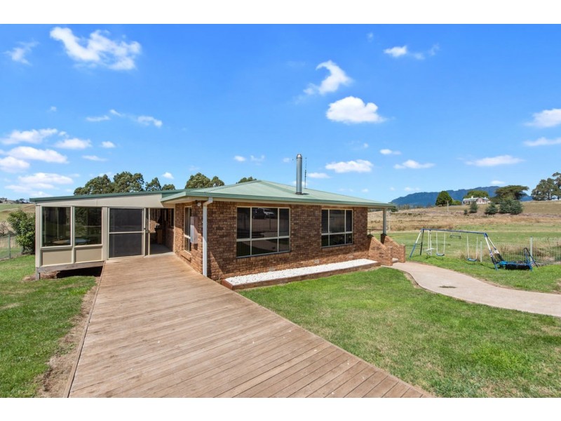 17 Hughes Road, Sheffield TAS 7306