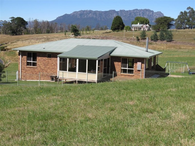 17 Hughes Road, Sheffield TAS 7306