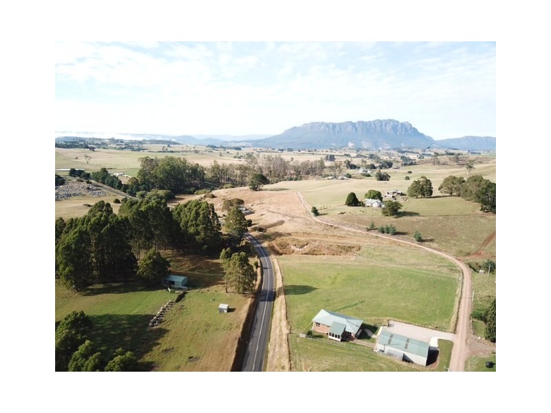 17 Hughes Road, Sheffield TAS 7306