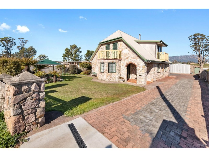 136 Main Street, Sheffield TAS 7306