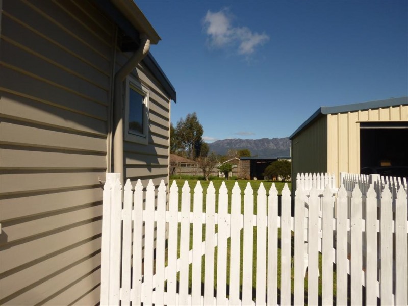 100 Main Street, Sheffield TAS 7306