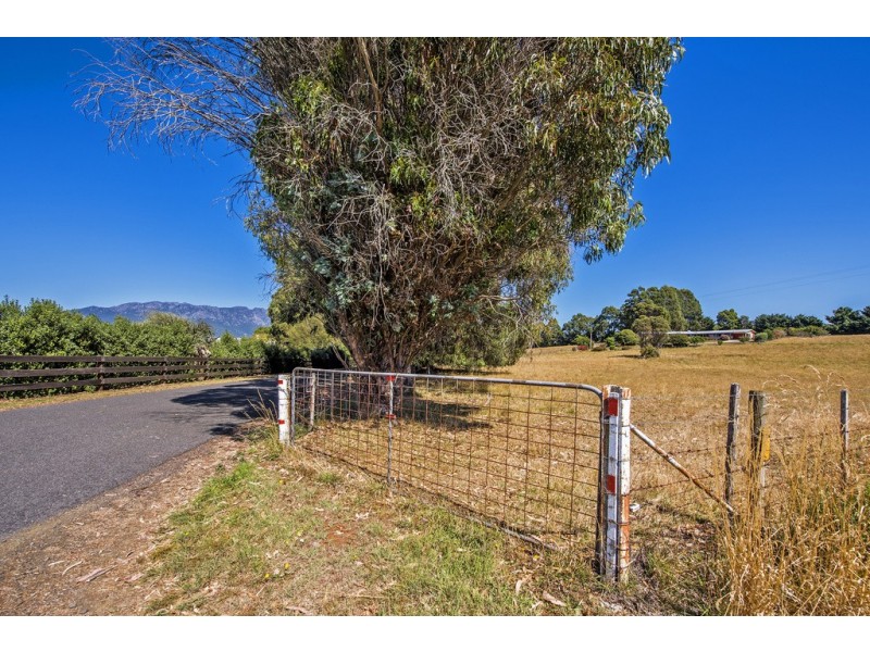 102 Brays Road, Sheffield TAS 7306