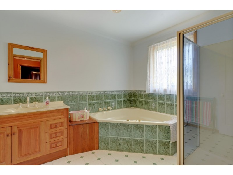 4 Hamilton Court, Sheffield TAS 7306