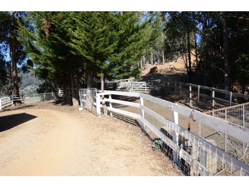 . Sheffield Road, Acacia Hills TAS 7306