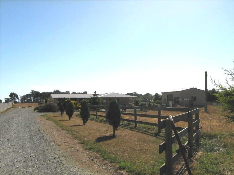 560  Mengha Road, Forest TAS 7330