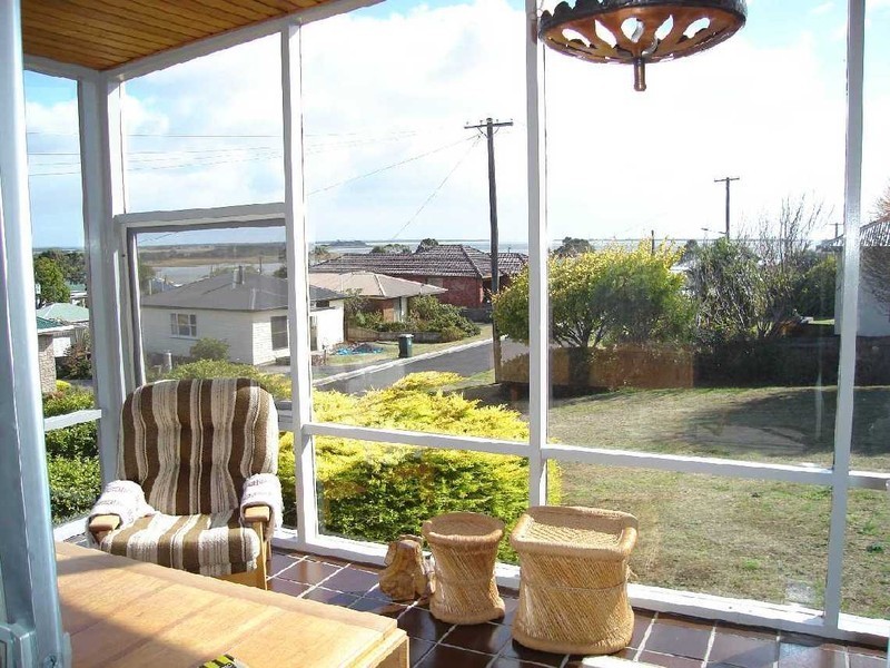 16 Robert Street, Smithton TAS 7330