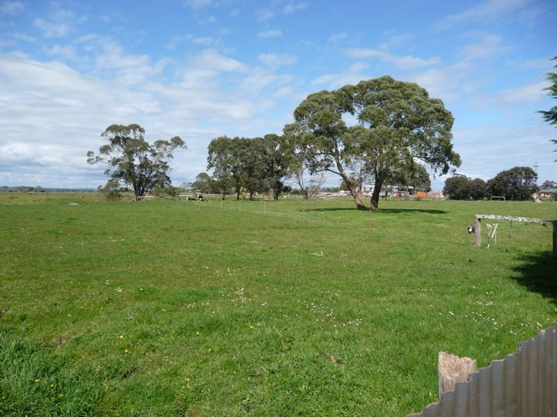 23115  Bass Highway, Broadmeadows, Smithton TAS 7330