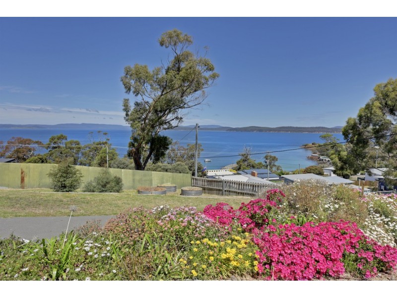 1-3 Broom Street, Primrose Sands TAS 7173