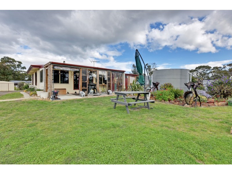8 Carlton Court, Carlton TAS 7173