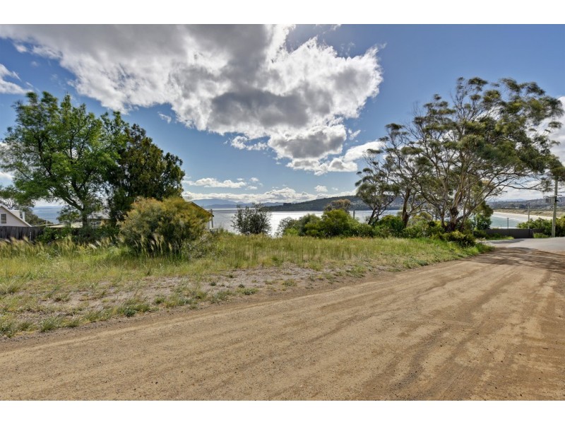 26 Grevillea Street, Primrose Sands TAS 7173