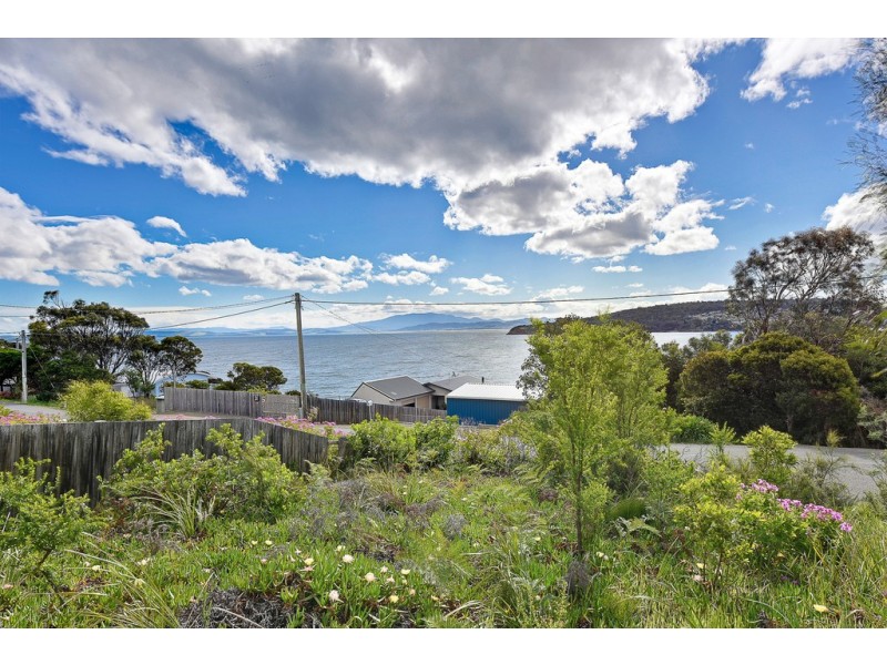 26 Grevillea Street, Primrose Sands TAS 7173