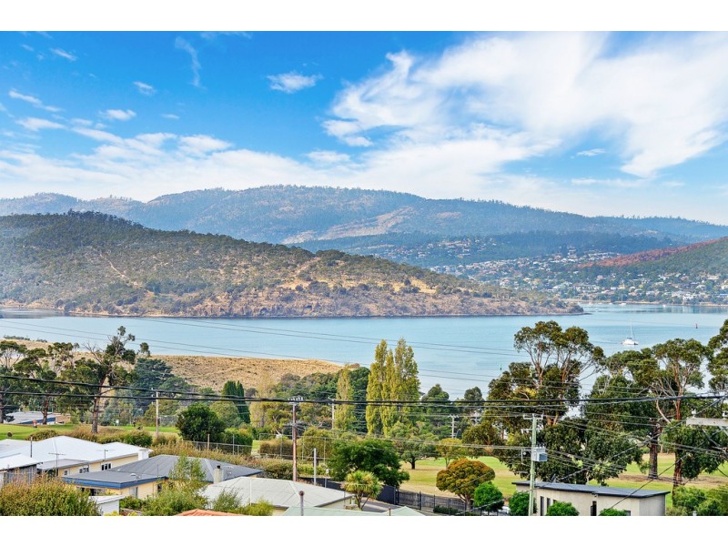 24 Lime Road, Lutana TAS 7009